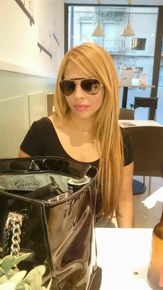 613476983: Chica busca chico en Barcelona