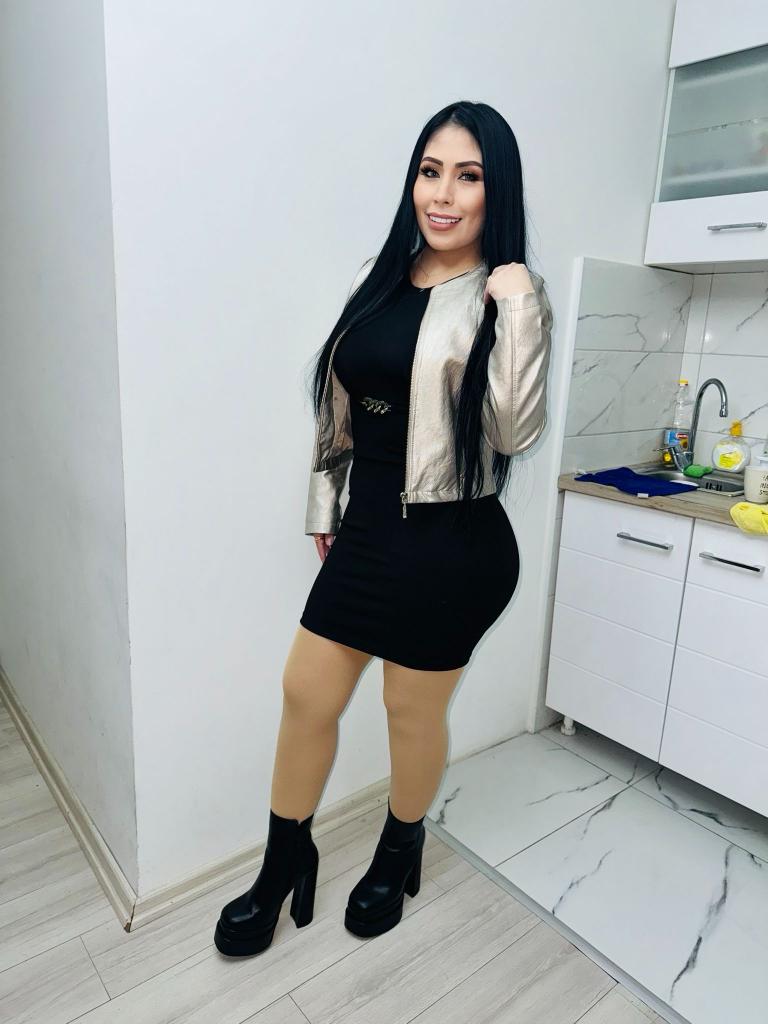 602685885: Chica busca chico en Sevilla