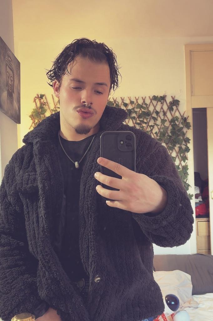 Chico busca chica en Mallorca: 