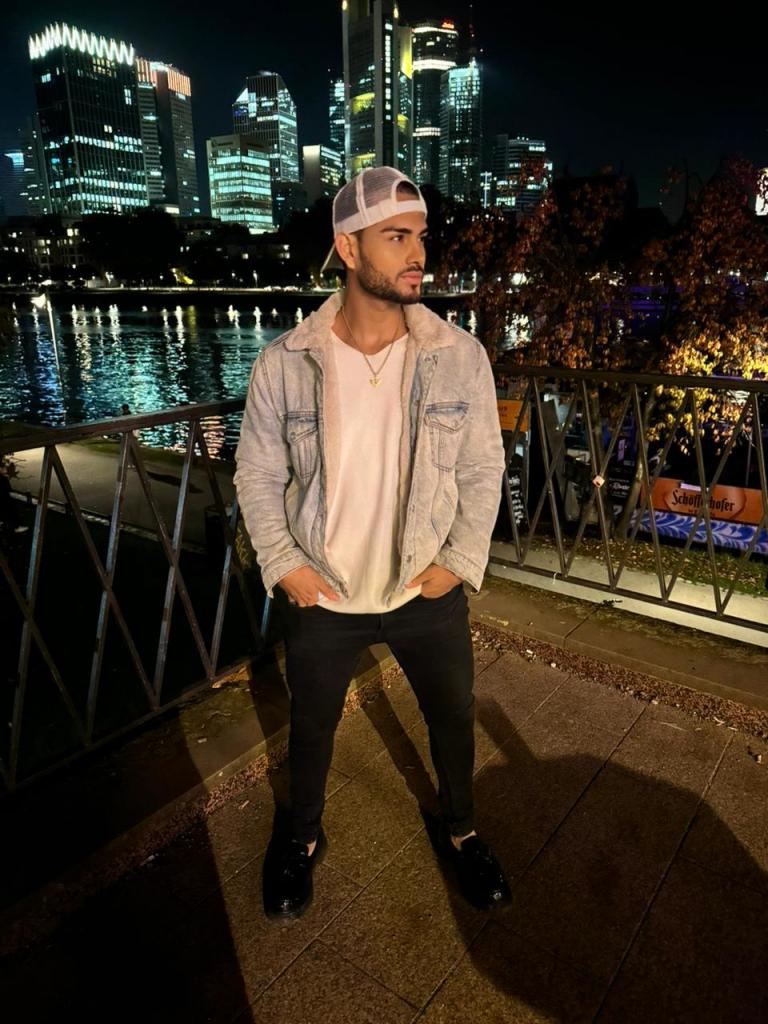 698607503: Chico busca chica en Mallorca