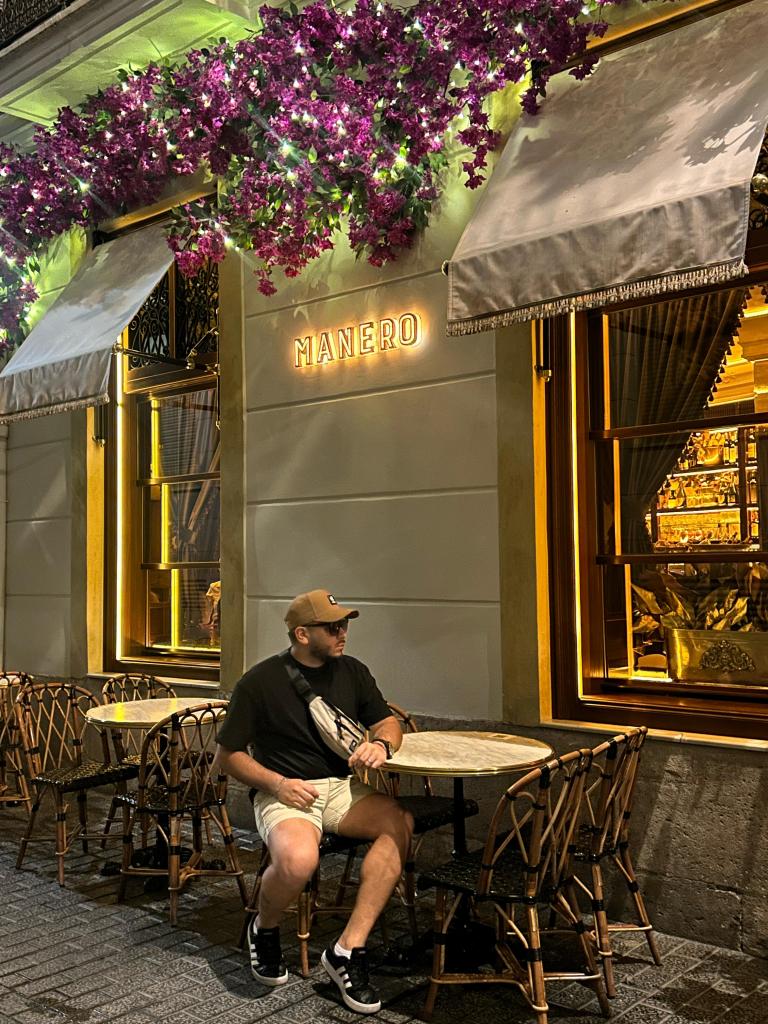 682318123: Chico busca chica en Barcelona