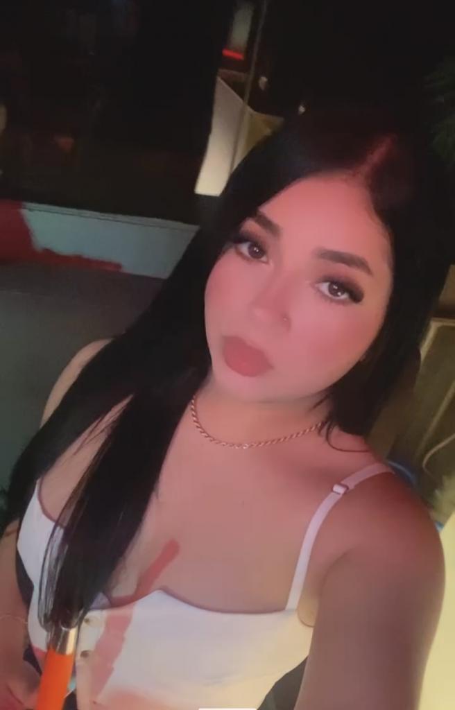 663736078: Chica busca chico en Sevilla