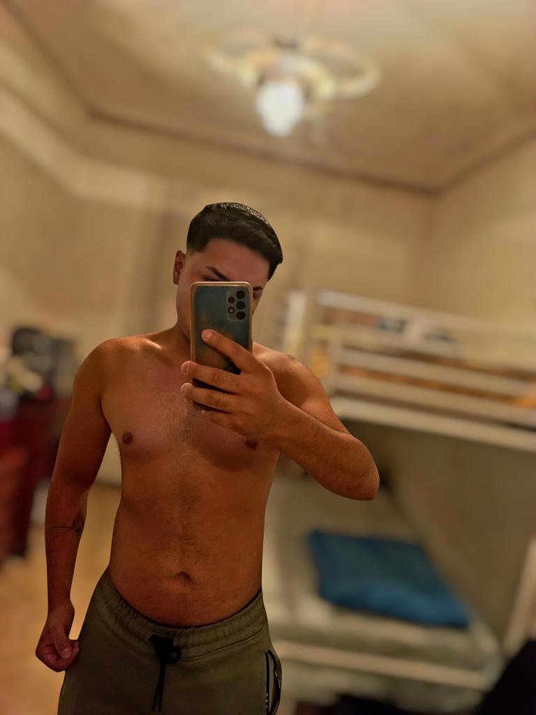 613385461: Chico busca chica en Madrid