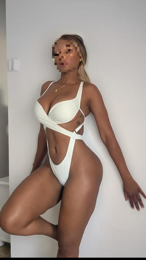 631891504: Chica busca chico en Cádiz