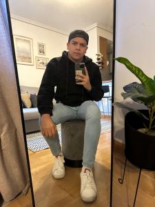 671647824: Chico busca chica en Madrid