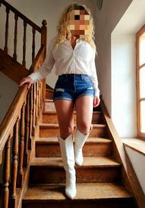 652039555: Chica busca chico en Madrid