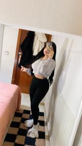 663736078: Chica busca chico en Sevilla