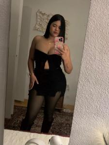 667478355: Chica busca chico en Madrid