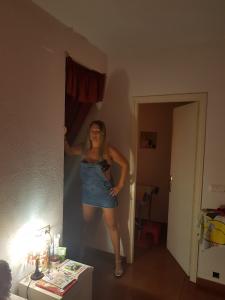 663377706: Chica busca chico en Gerona