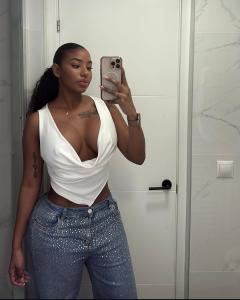 665570381: Chica busca chico en Málaga