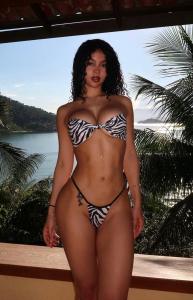 643390315: Chica busca chico en Zaragoza