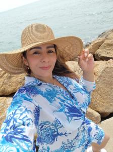 647409201: Chica busca chico en Gerona