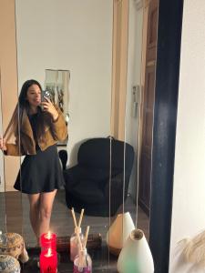 617233577: Chica busca chico en Sevilla
