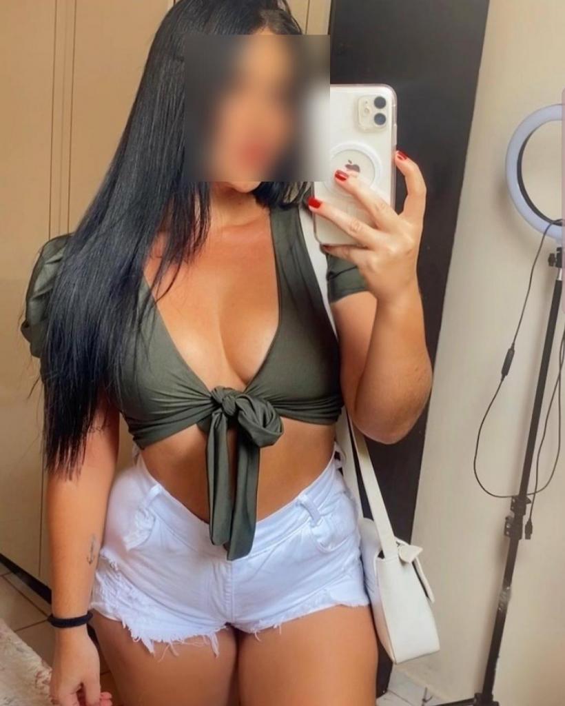 677358621: Chica busca chico en Orense