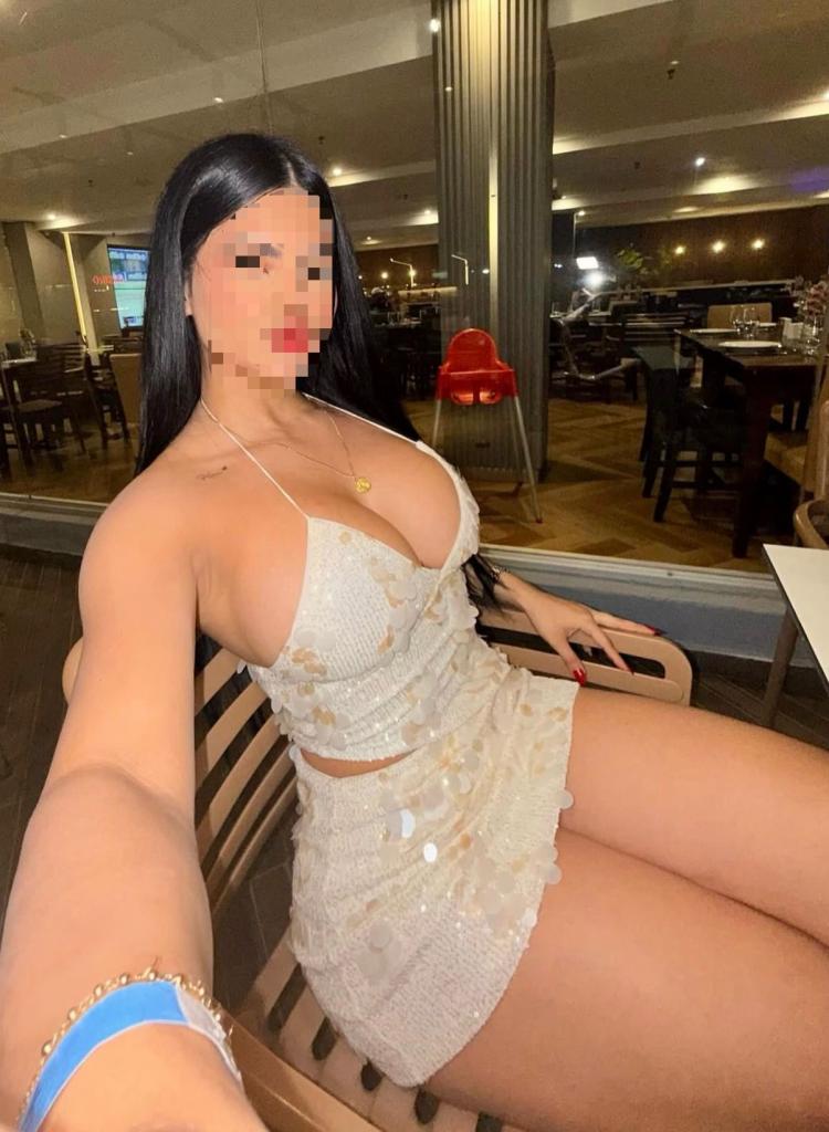 631295679: Chica busca chico en Lérida