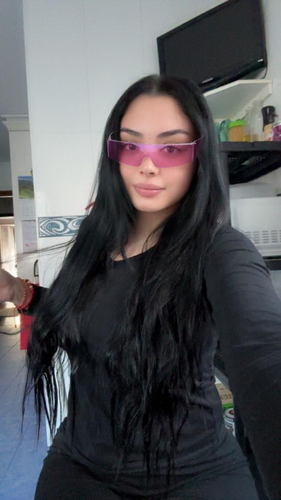 643596417: Chica busca chico en Cantabria