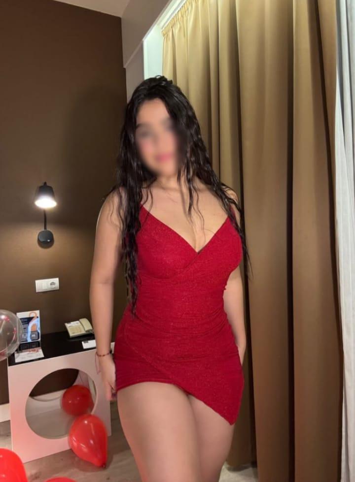 684708461: Chica busca chico en Madrid