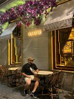 682318123: Chico busca chica en Barcelona