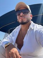 682318123: Chico busca chica en Barcelona