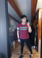 663975239: Chico busca chica en Barcelona