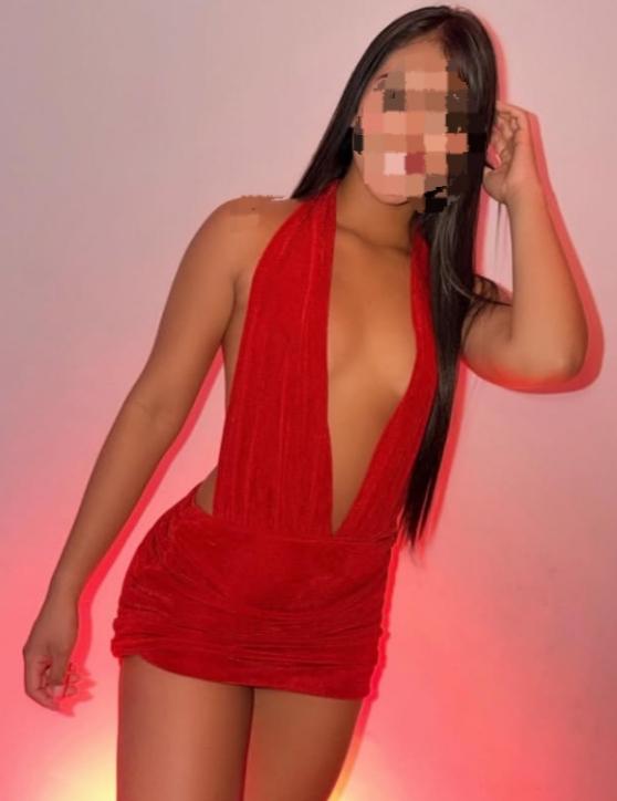 643553129: Chica busca chico en Sevilla
