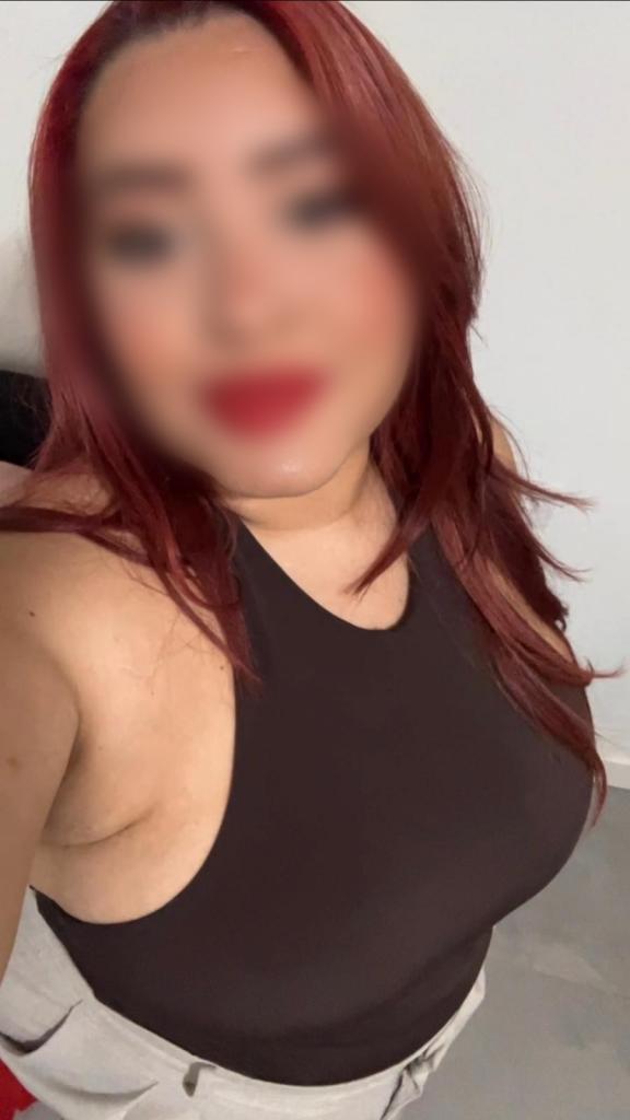 631322953: Chica busca chico en Barcelona