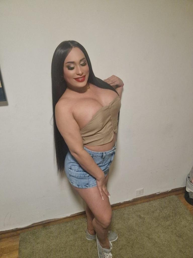 611275347: Transexual en Navarra