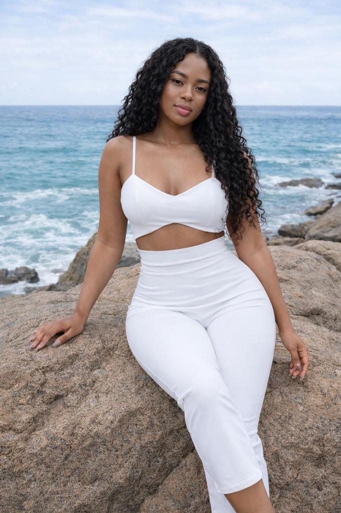 634396312: Chica busca chico en Barcelona