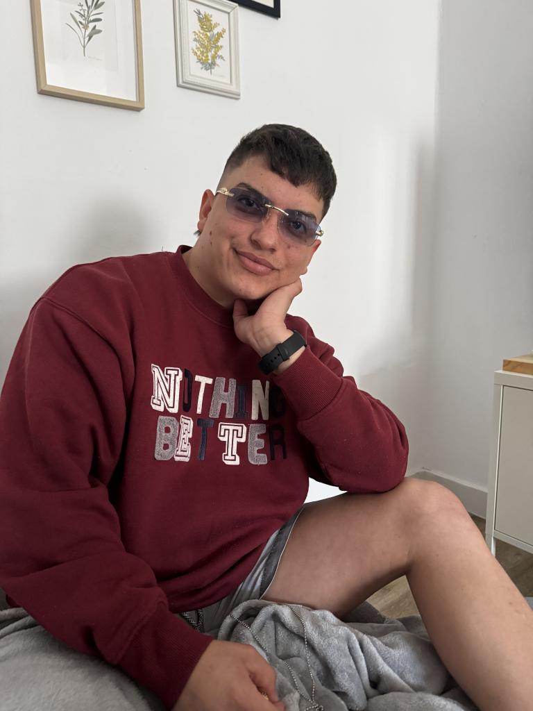 697165304: Chico busca chica en Cantabria