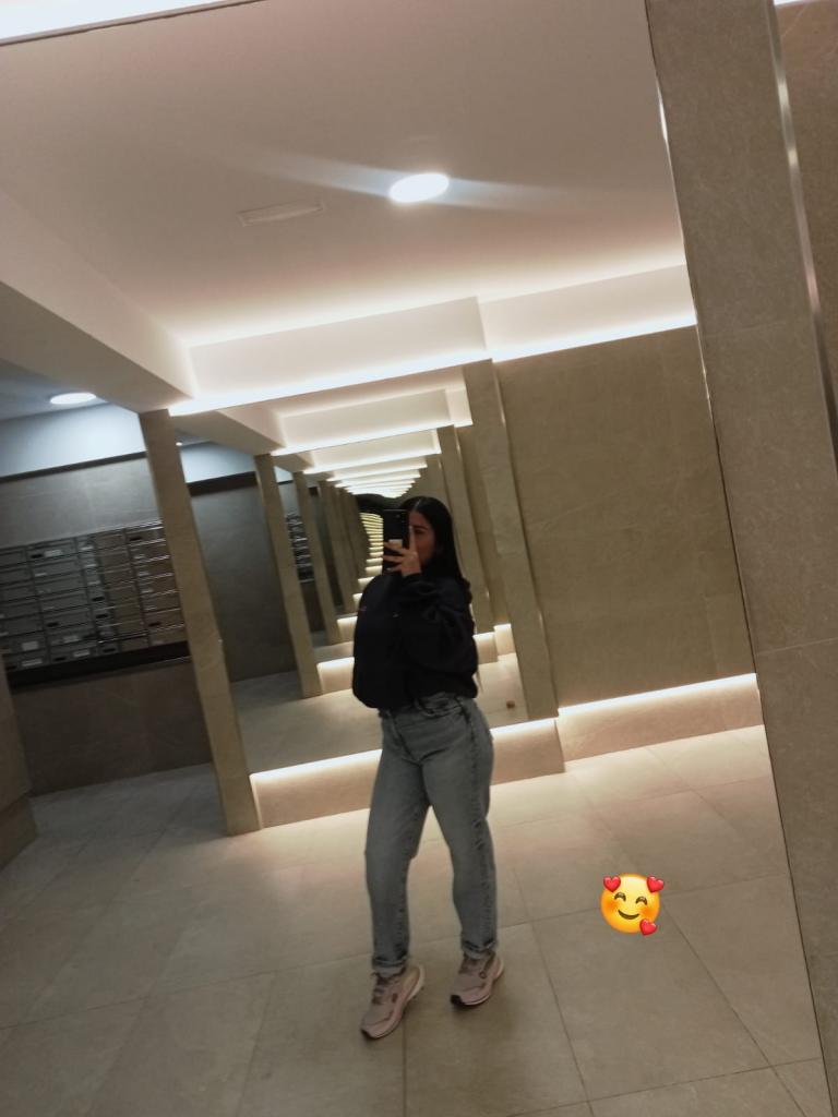 632138010: Chica busca chico en Navarra