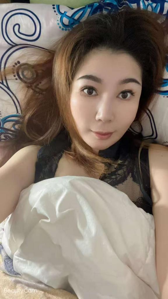 632830245: Chica busca chico en Barcelona