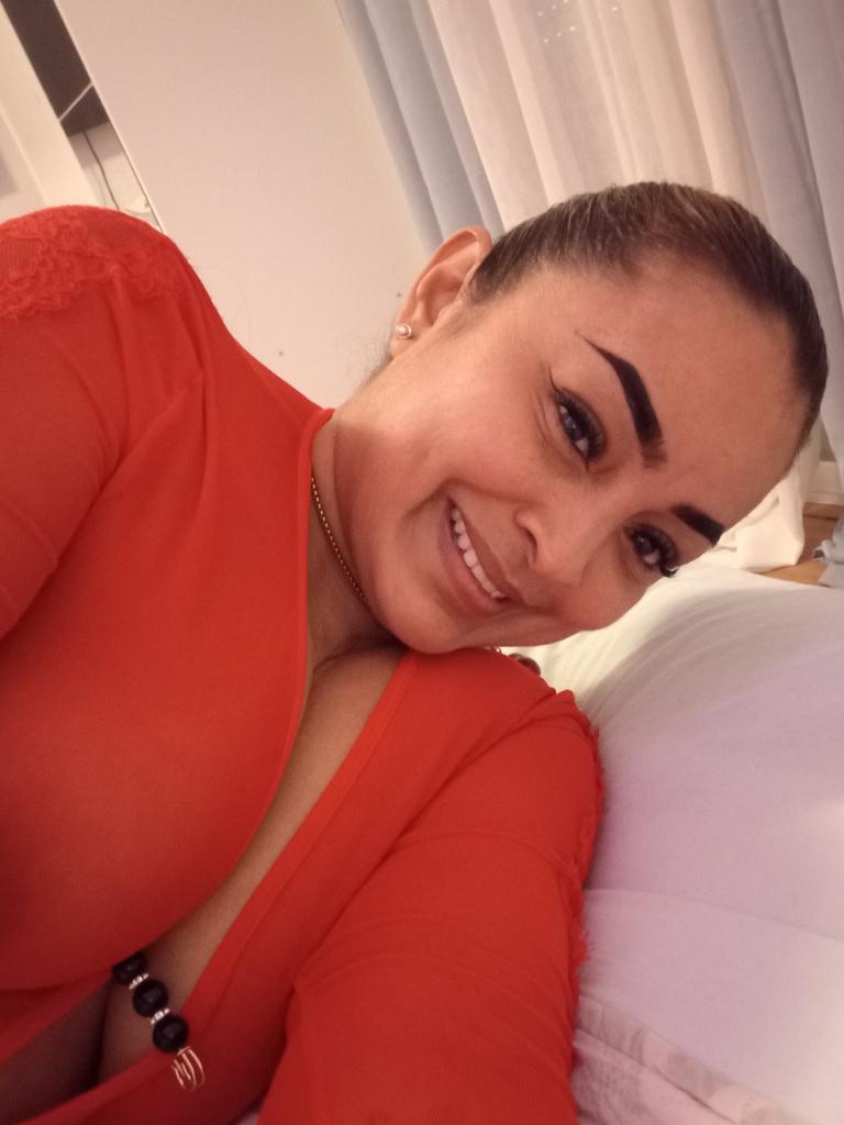 647275214: Chica busca chico en Málaga