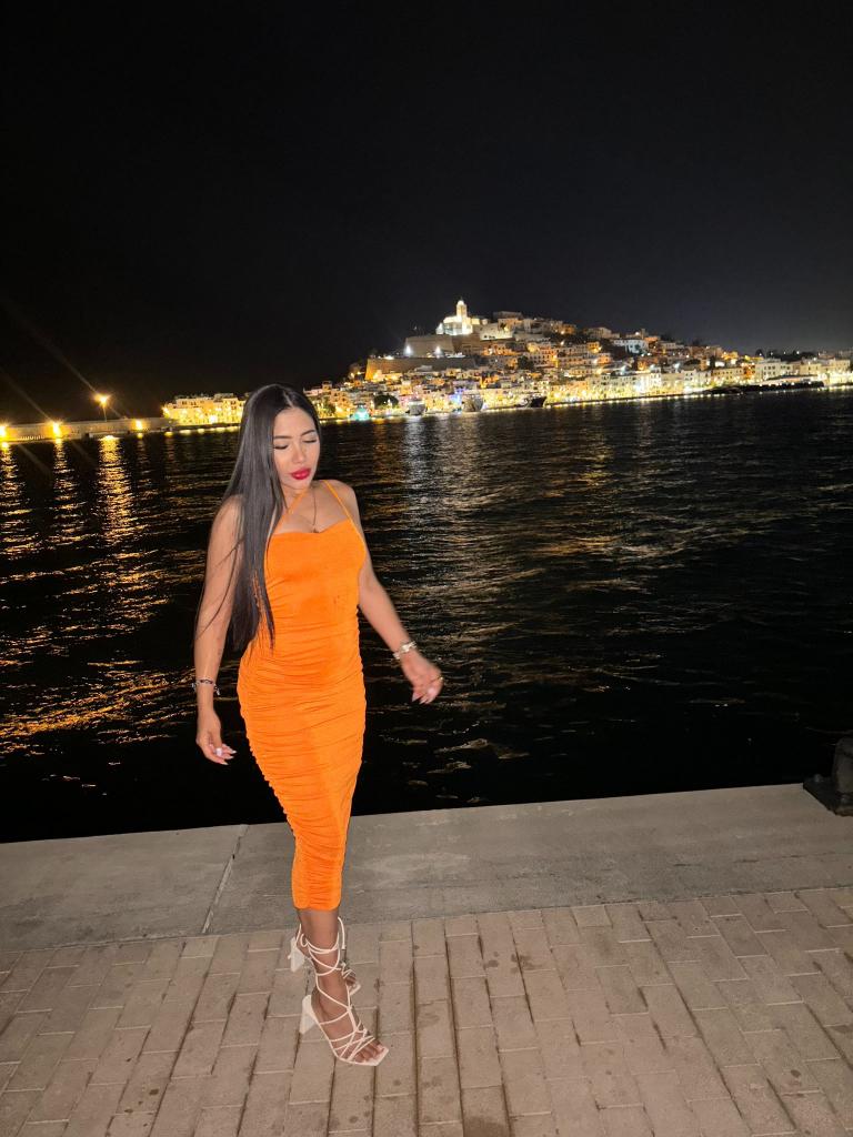 Chica busca chico en Cádiz: 