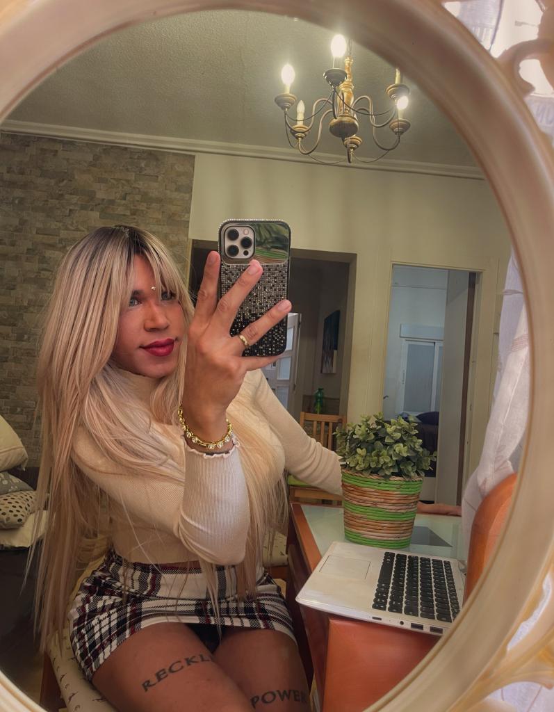 613758046: Transexual en Pontevedra