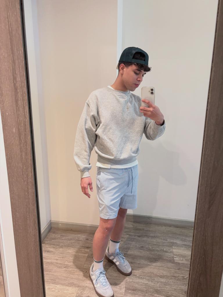 Chico busca chica en Granada: 