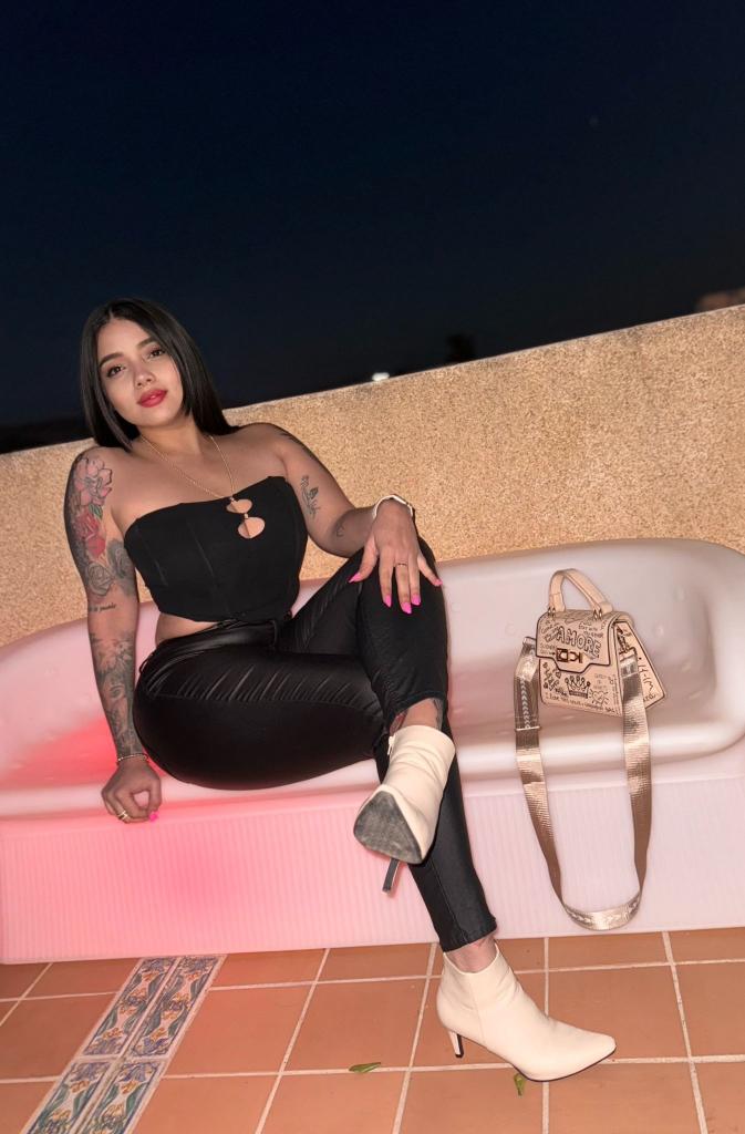 643394606: Chica busca chico en Ávila