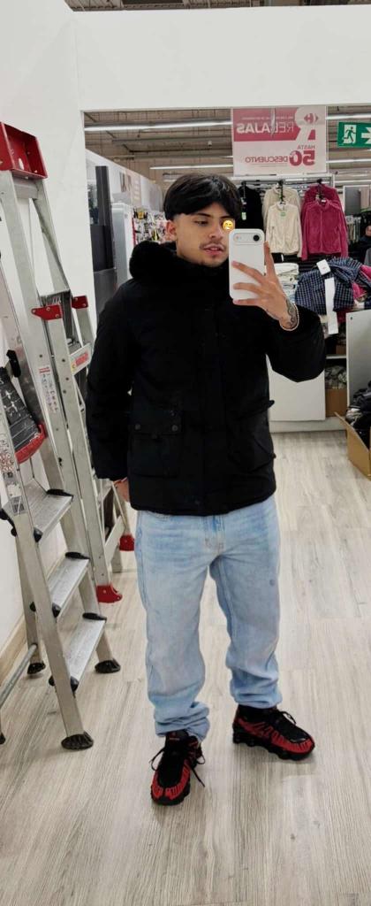 Chico busca chica en Huelva: 