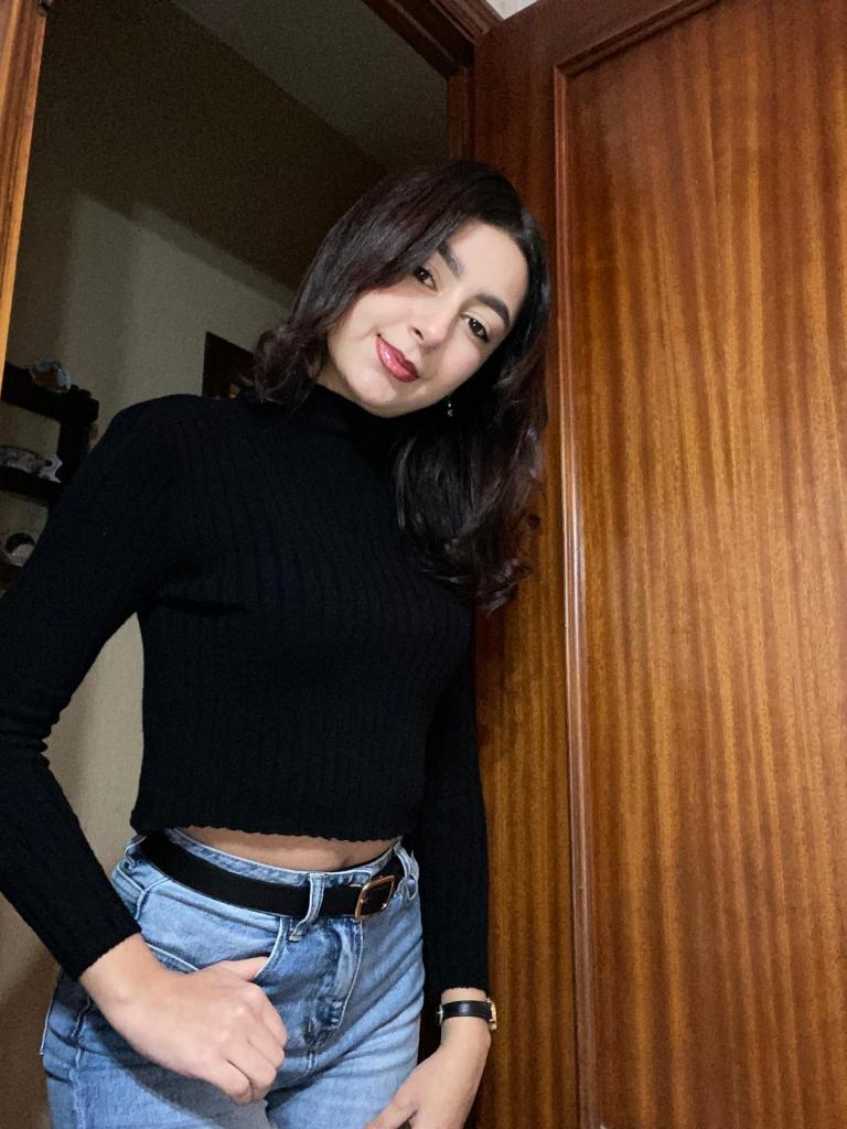 631017641: Chica busca chico en Sevilla