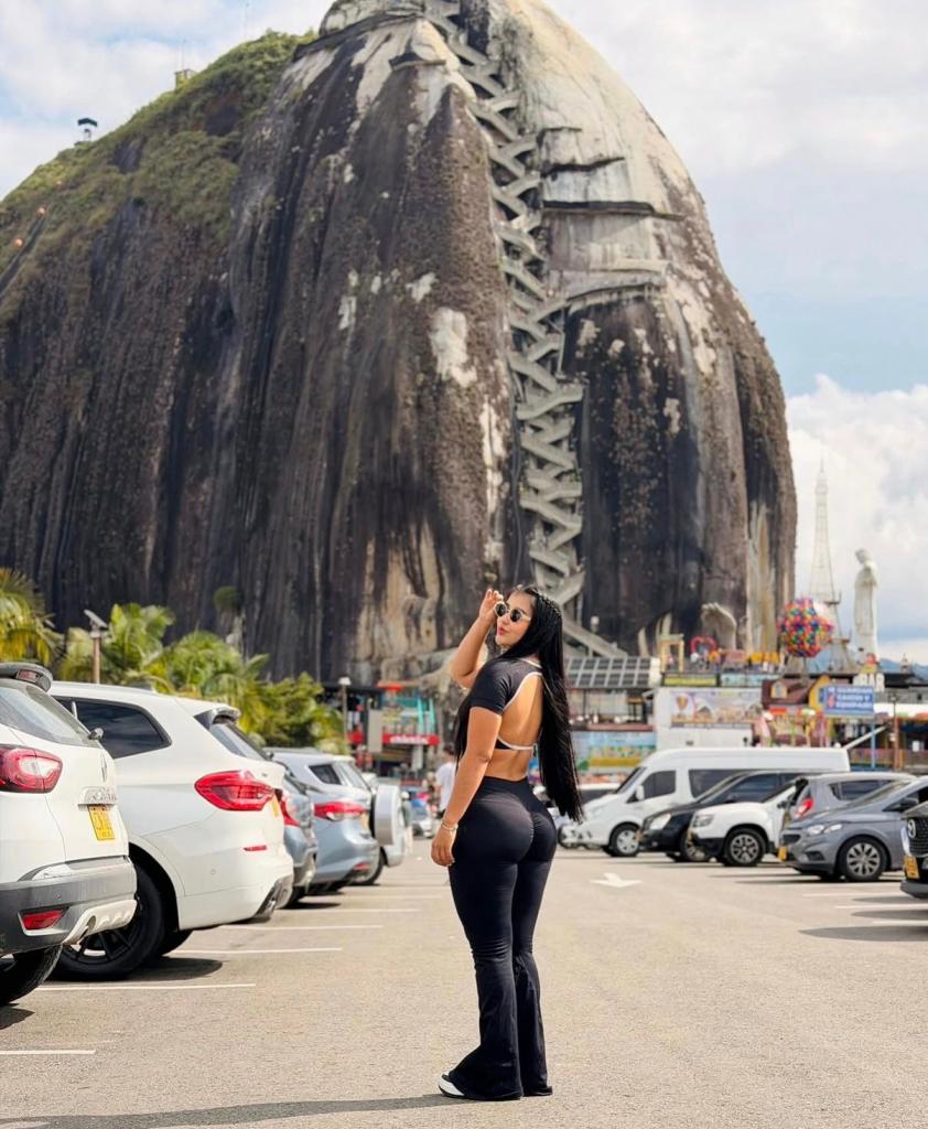 Chica busca chico en Granada: Chica busca chico