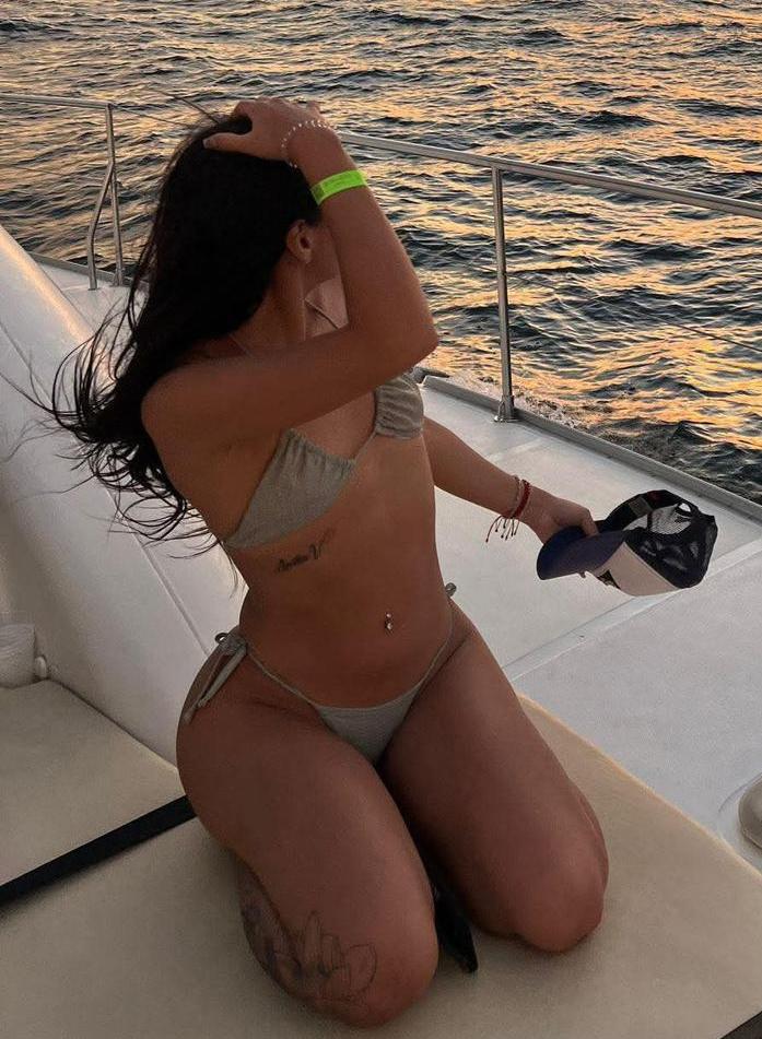 631813975: Chica busca chico en Cantabria