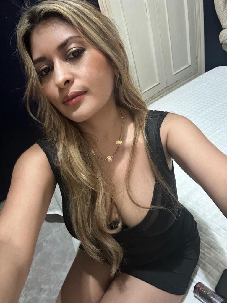 Chica busca chico en Almería: Chica busca chico