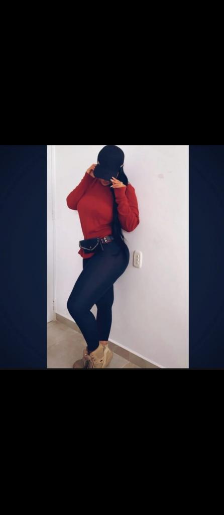 613849347: Chica busca chico en Sevilla