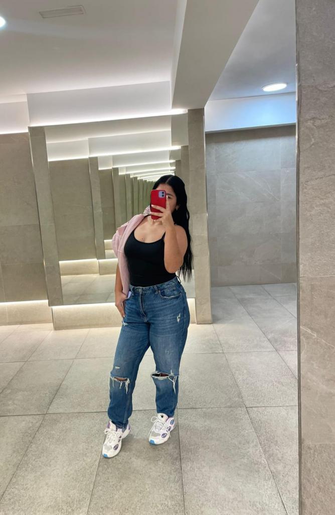 632138010: Chica busca chico en Navarra