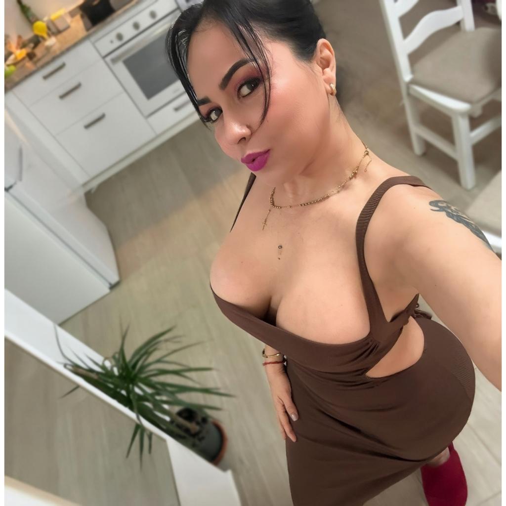 664313875: Chica busca chico en Málaga