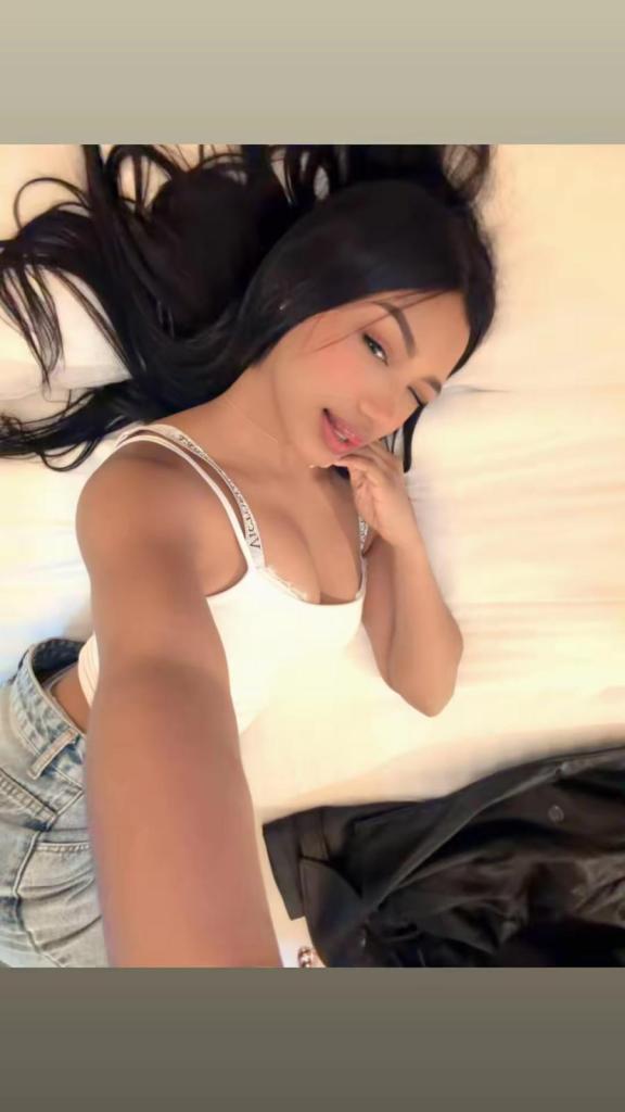 667759514: Chica busca chico en Sevilla