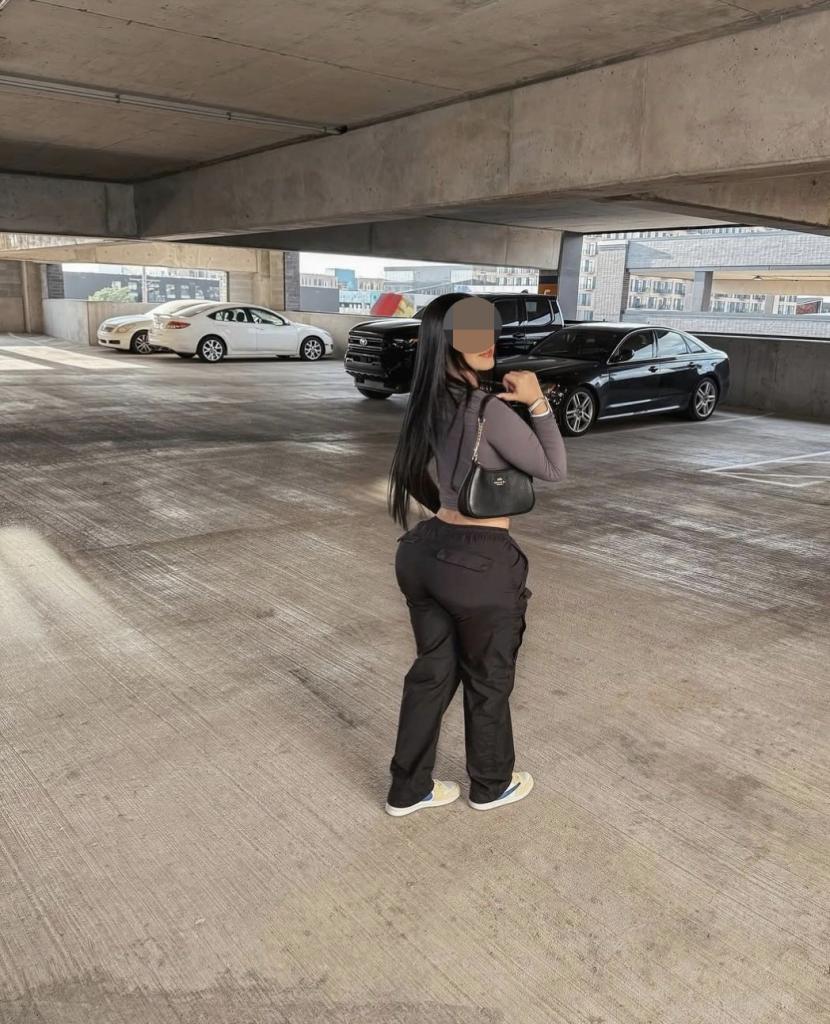 641035372: Chica busca chico en Sevilla