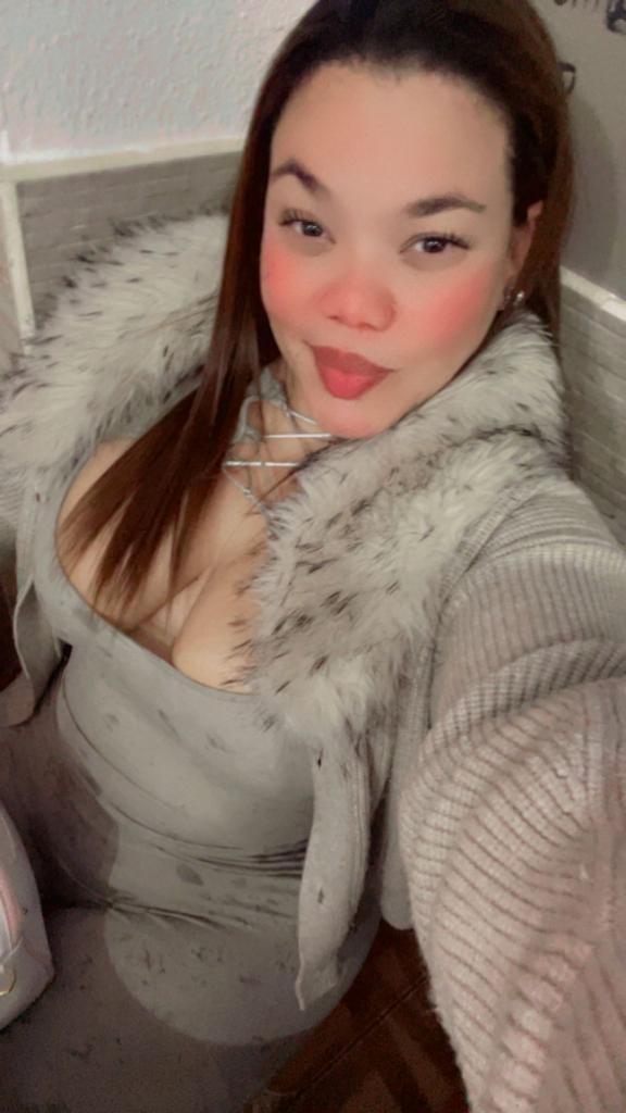 643487391: Chica busca chico en Almería