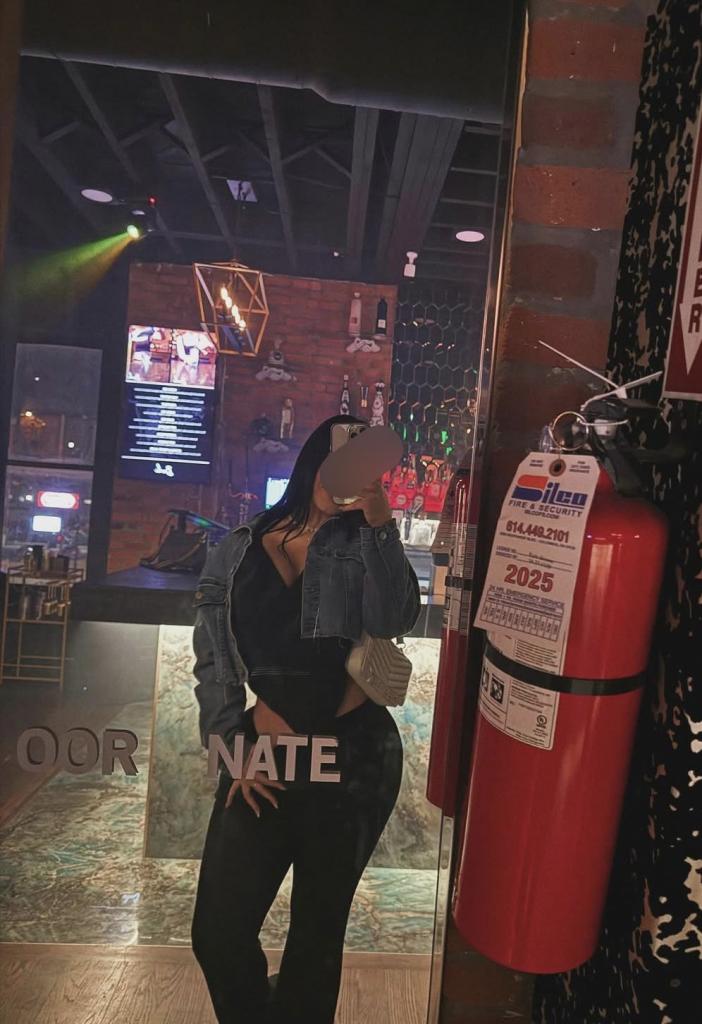 641035372: Chica busca chico en Sevilla