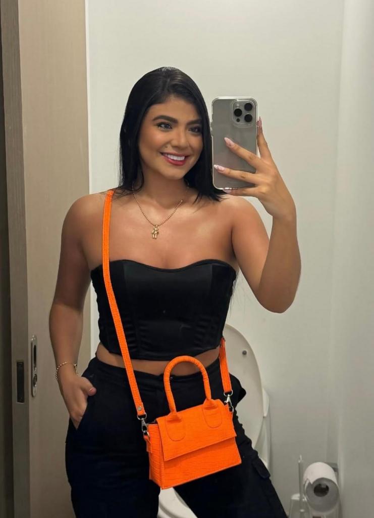 Chica busca chico en Cádiz: 