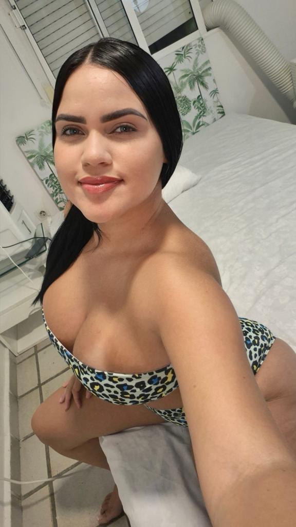 654768492: Chica busca chico en Granada